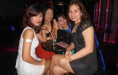 women in bangkok